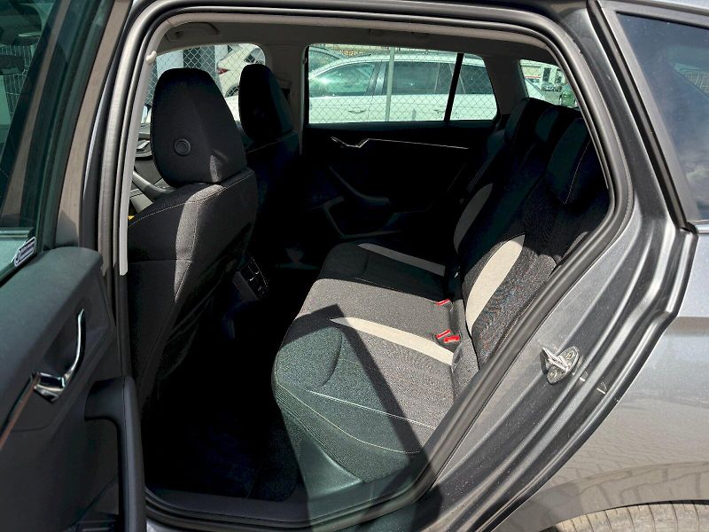 Škoda Scala (2025) 1.0 TSI 85 kW DSG TopSelection - fotka 10 z 25