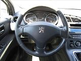 Peugeot 5008 1.6 THP aut. Klima, 7 míst - náhled 8