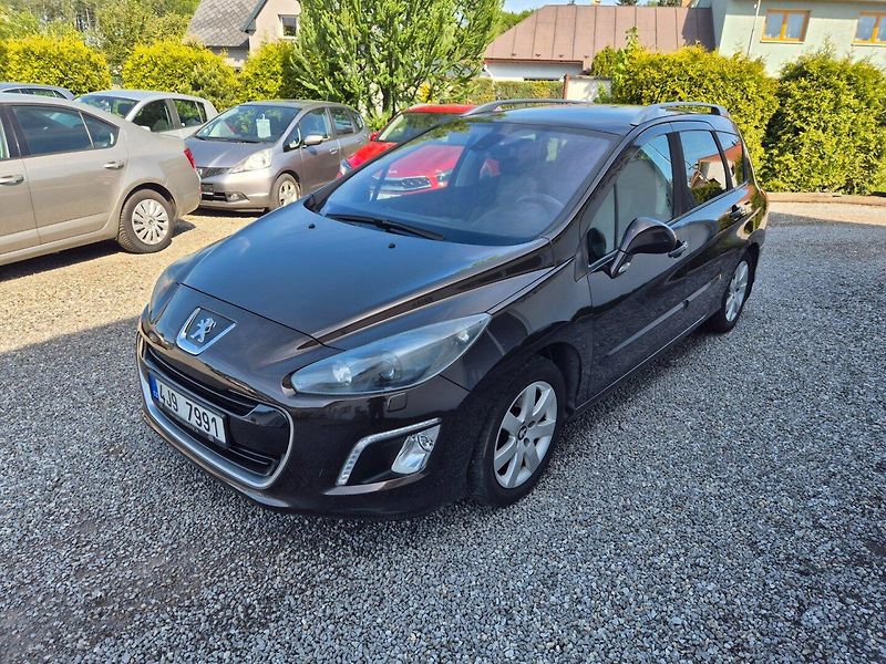Peugeot 308 (2013) 1.6HDi Xenony , TZ , Nová STK - fotka 8 z 32
