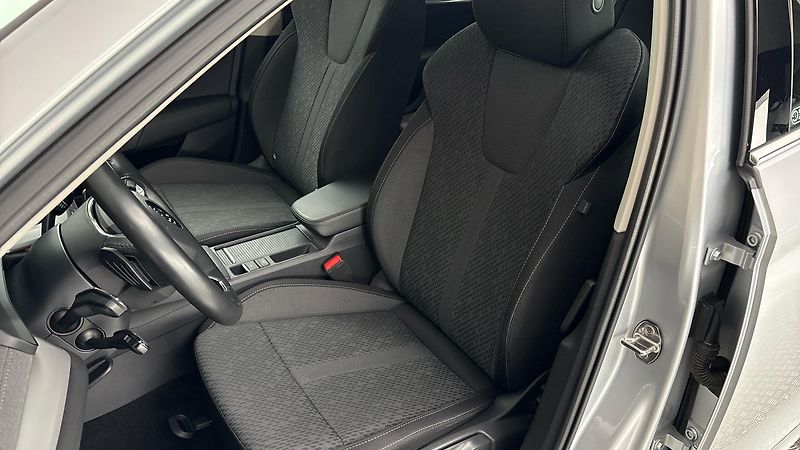 Škoda Octavia 2.0 TDI DSG Style Combi - fotka 15 z 25