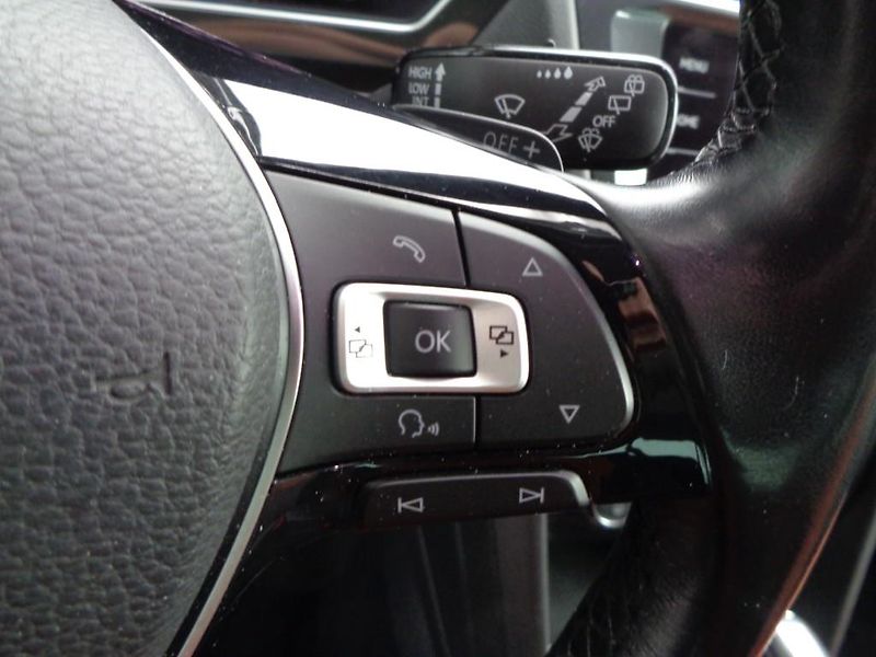 Volkswagen Tiguan 2.0 TSI DSG Highline 4Motion 1 - fotka 14 z 30
