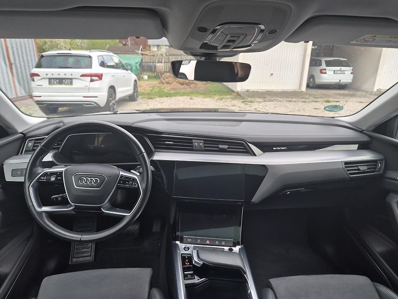 Audi e-tron 50 QUATTRO 230kw 20ALU SOH100% - fotka 10 z 45