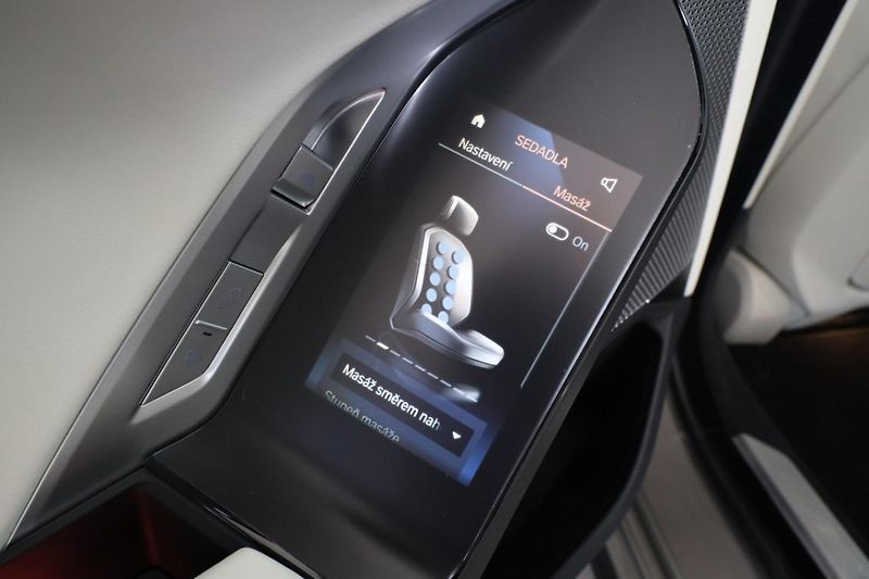 BMW Řada 7 740d xDrive - fotka 40 z 42
