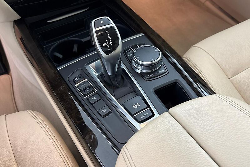 BMW X5 xDrive30d - fotka 24 z 26