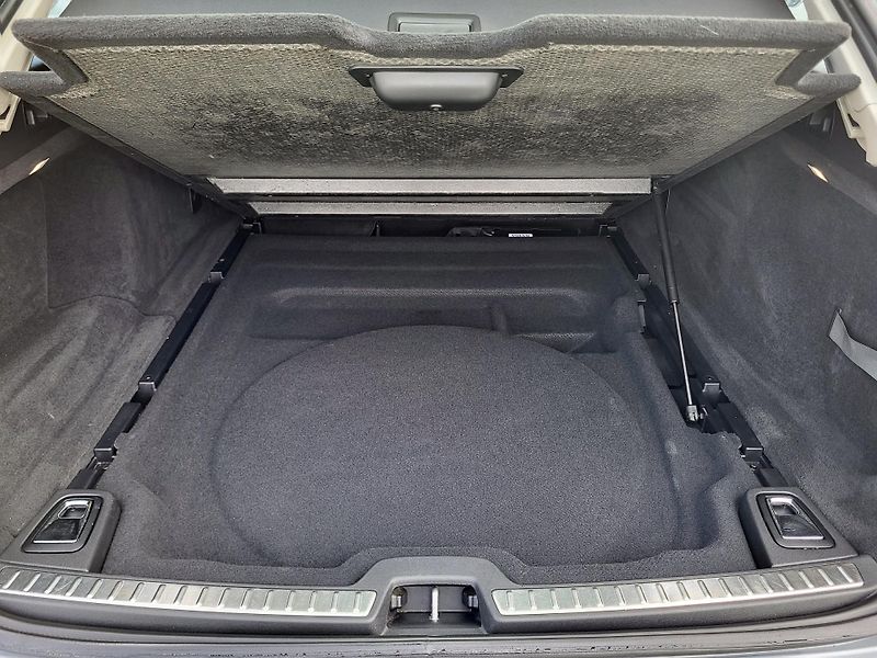 Volvo V90 D4 Drive-E INSCTRIPTION autom. - fotka 40 z 45