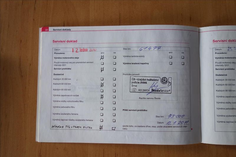 Škoda Octavia 1,6 i 75KW, ČR, SERVIS. KN. - fotka 30 z 35