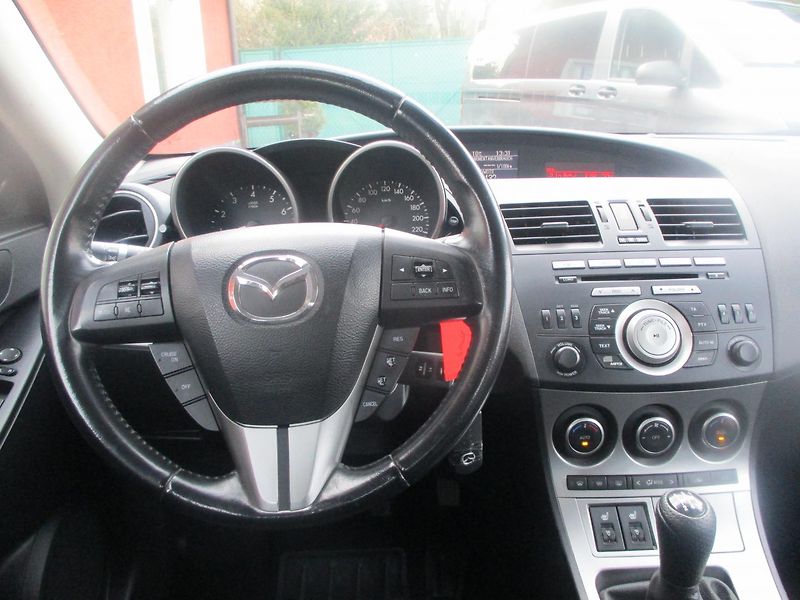 Mazda 3 1.6i KLIMA TAŽNÉ +SADA KOL - fotka 17 z 32