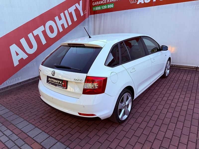 Škoda Rapid 1.4 TSi Elegance DSG, 1.Maj - fotka 6 z 25