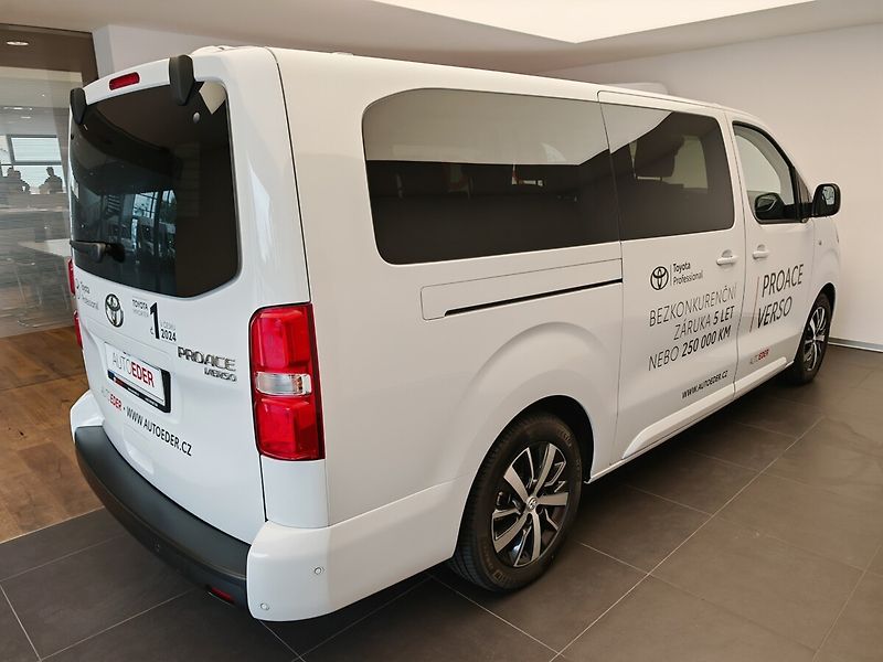 Toyota ProAce Verso 2,0D L2 8AT Family 8S - fotka 6 z 24