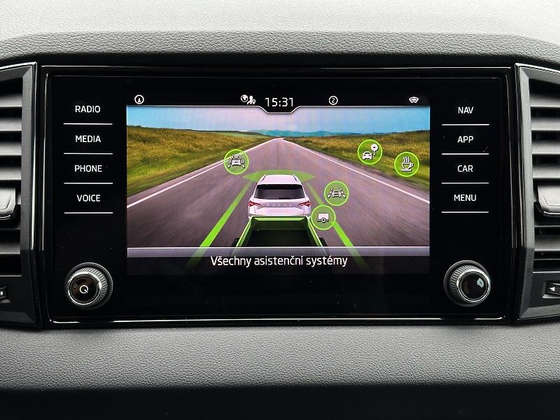 Škoda Karoq 1.5TSi DSG 150PS LED V.Cockpit - fotka 24 z 38