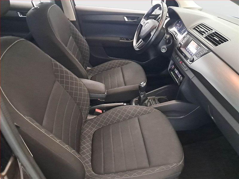 Škoda Fabia (2015) Style 1.2 TSI, Tempomat - fotka 9 z 14
