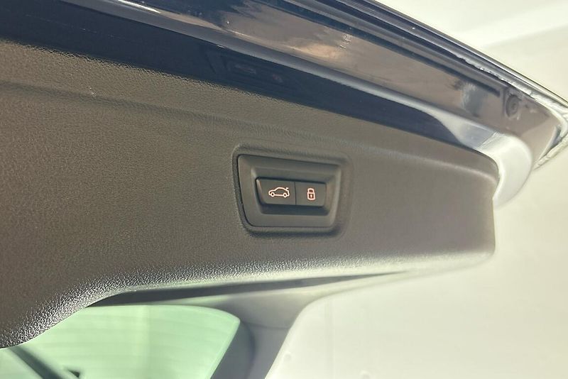 BMW Řada 3 řady 3 | 330d xDrive - fotka 10 z 24