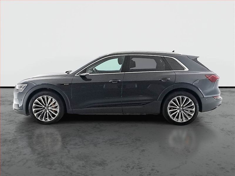 Audi e-tron (2019) 55 quattro, SoH 100% - fotka 3 z 20