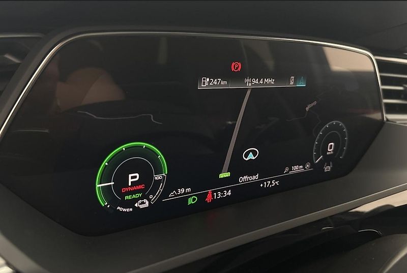 Audi SQ8 e-tron quattro Tažné Pano 360k - fotka 9 z 34