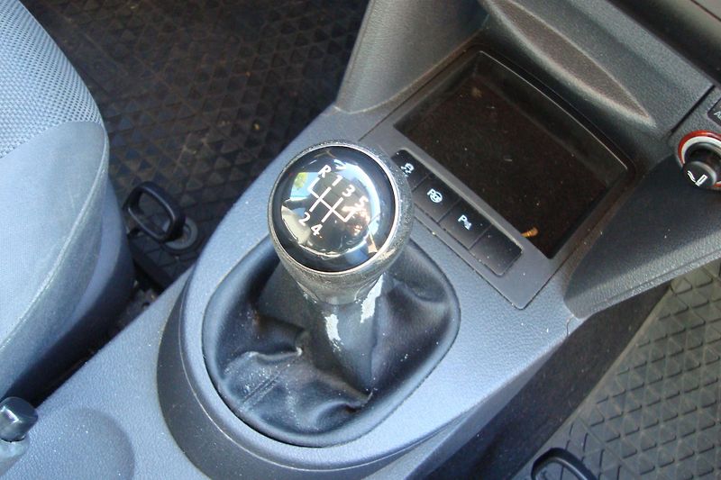Volkswagen Caddy (2014) 1.6 TDi, Invalid úprava,rampa - fotka 47 z 73