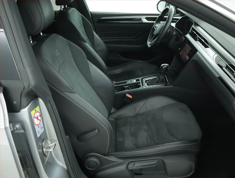 Volkswagen Arteon (2023) R-line 2.0 TDI - fotka 9 z 17