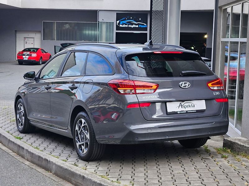 Hyundai i30 1,0 T-GDi 73kW, Smart Climate - fotka 3 z 33