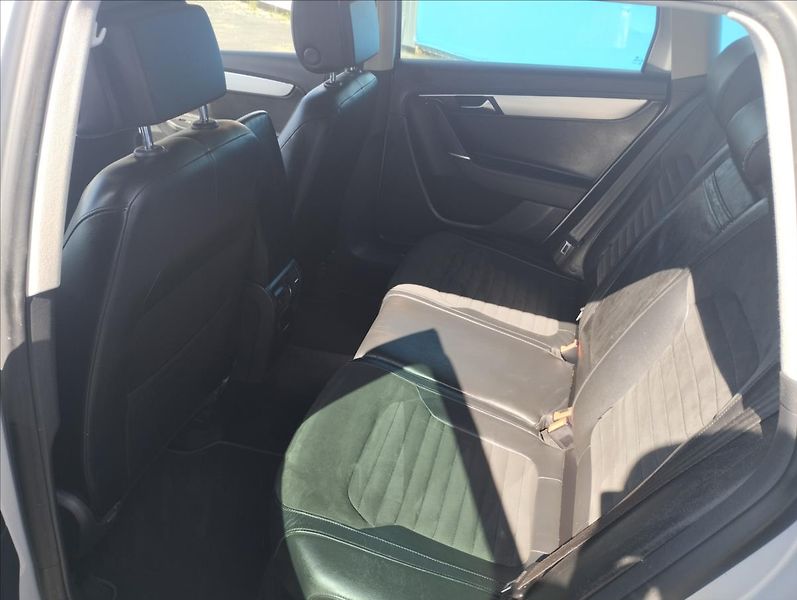 Volkswagen Passat 2,0 TDi 103KW DSG - fotka 10 z 17