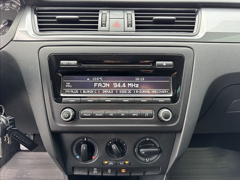Škoda Rapid 1,2 TSI,63kW,tažné,1.maj.,ČR - fotka 36 z 50