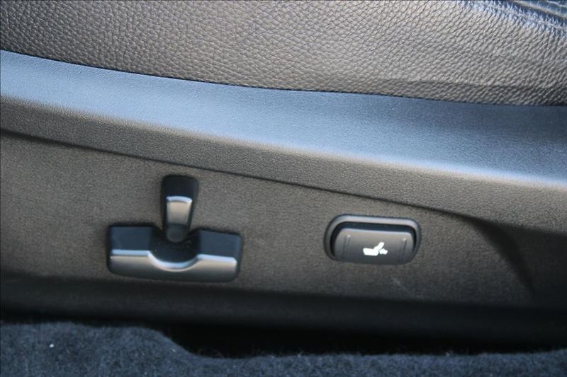 Subaru Outback 2,0 D  4 x 4, ČR, SERVISKA - fotka 17 z 29