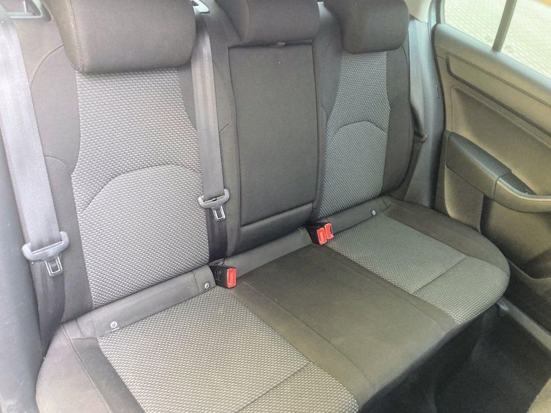 Seat Toledo 1,4 TDi (66kW)*TAŽNÉ ZAŘÍZENÍ* - fotka 16 z 16