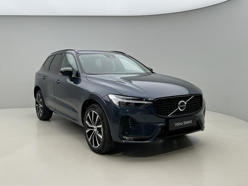 Volvo XC60 B5 AWD PLUS DARK AUT 1.maj. - fotka 8 z 42