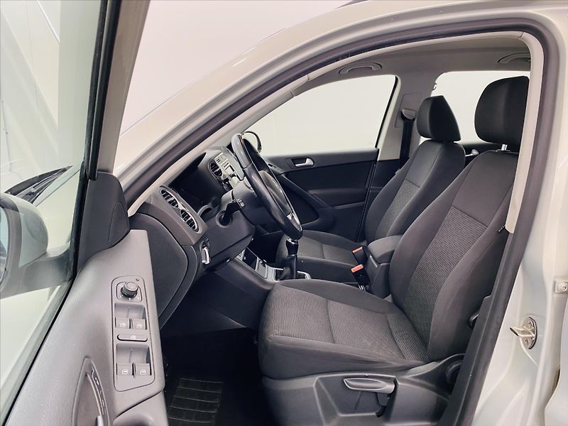 Volkswagen Tiguan 2,0 TDI 81 kW - fotka 5 z 27