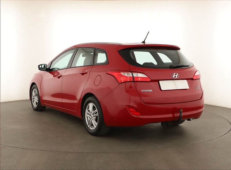 Hyundai i30 (2013) 1.6 CRDi, nová STK, Tažné - fotka 4 z 13