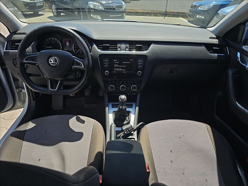 Škoda Octavia 2,0TDi 110KW Elegance TZ - fotka 24 z 49