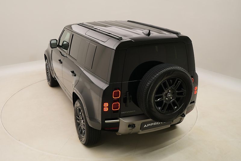 Land Rover Defender 110 D300 X-DYNAMIC SE AWD CZ - fotka 17 z 46