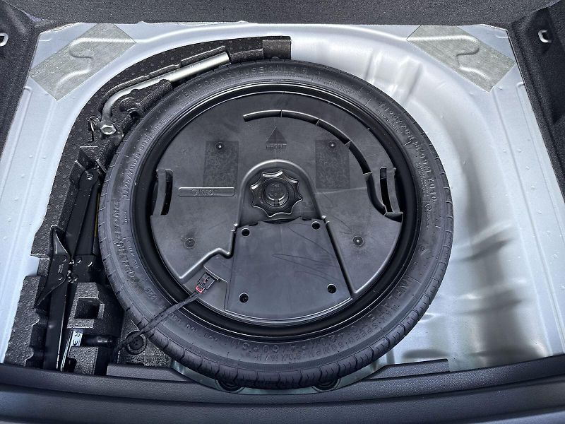 Škoda Karoq (2025) 1.5 TSI DSG Sportline - fotka 31 z 33
