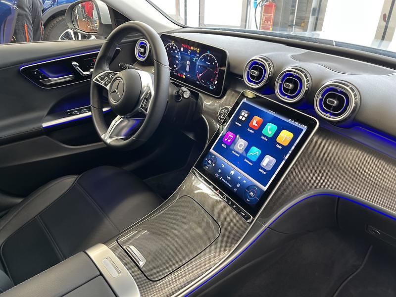 Mercedes-Benz Třídy C 220d 4MATIC kombi Avantgarde - fotka 19 z 22