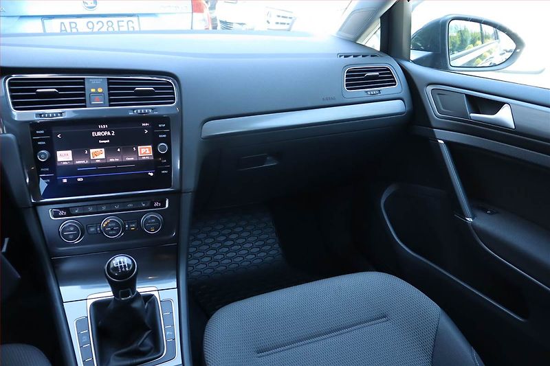 Volkswagen Golf (2017) 1.4 TSI, Serv.kniha, Tempomat - fotka 8 z 23