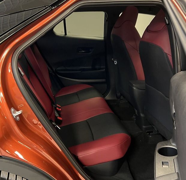 Toyota C-HR 2,0 PHEV TOKYO EDITION - fotka 15 z 19