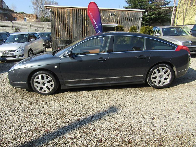 Citroën C6 (2008) 2.7 TDI AUTOMAT 1.MAJITEL - fotka 3 z 38