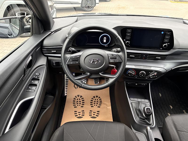 Hyundai Bayon 1.2i 62kW PLAY ČR REZERVACE - fotka 15 z 31