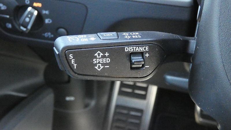 Audi Q5 40 TDI quattro S tronic S Line - fotka 11 z 28