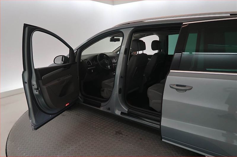 Volkswagen Sharan (2013) 2.0 TDI BMT, Kůže, Navi - fotka 17 z 18