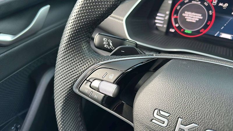Škoda Octavia Sportline 1,5 TSI m-HEV 110kW - fotka 10 z 30