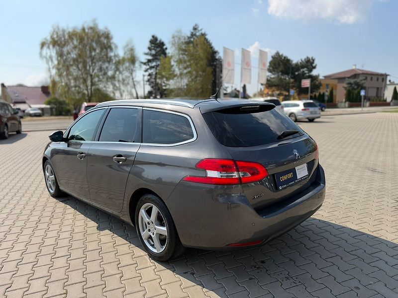 Peugeot 308 ALLURE 1.2PT 130 MAN6*DPH - fotka 17 z 33
