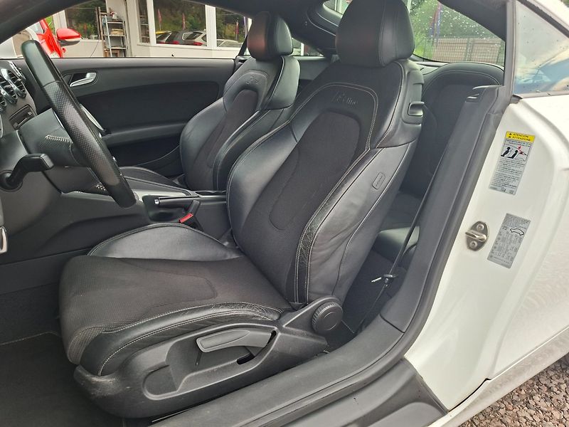 Audi TT (2009) 1.8TFSI 118kW MAN S-LINE - fotka 18 z 31