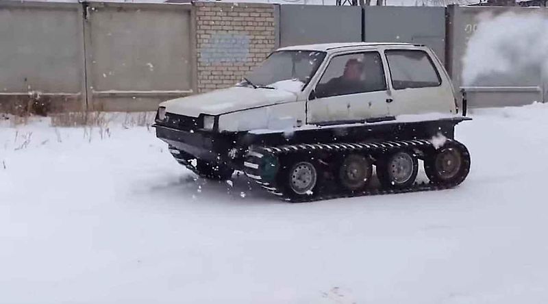 Tento stroj evidentně začínal jako Lada.