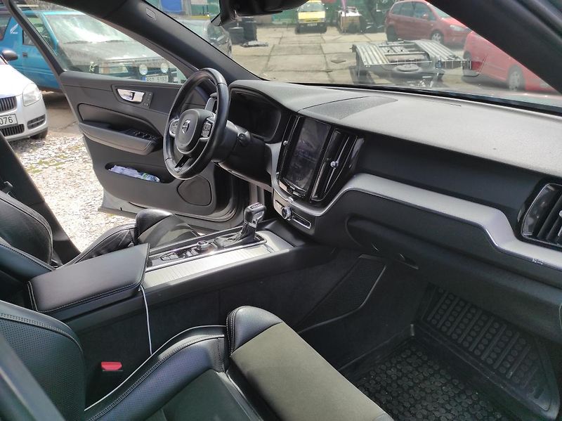 Volvo XC60 - fotka 15 z 18