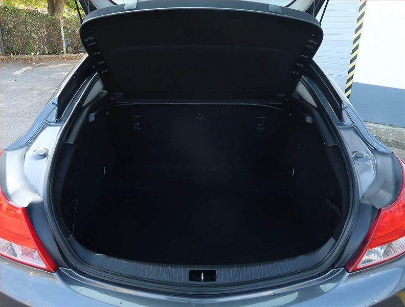 Opel Insignia (2009) 1.8, Serv.kniha, Park. senzory - fotka 13 z 16