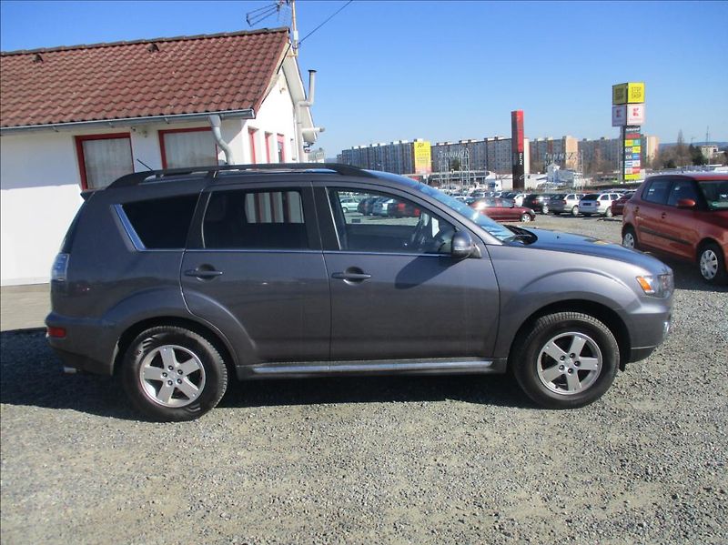 Mitsubishi Outlander 2,2 DI-D, Automat,4x4, klima, - fotka 5 z 32