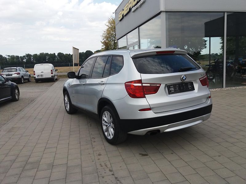 BMW X3 2.0D,4X4,XENONY,PANORAMA,NAVI! - fotka 4 z 28