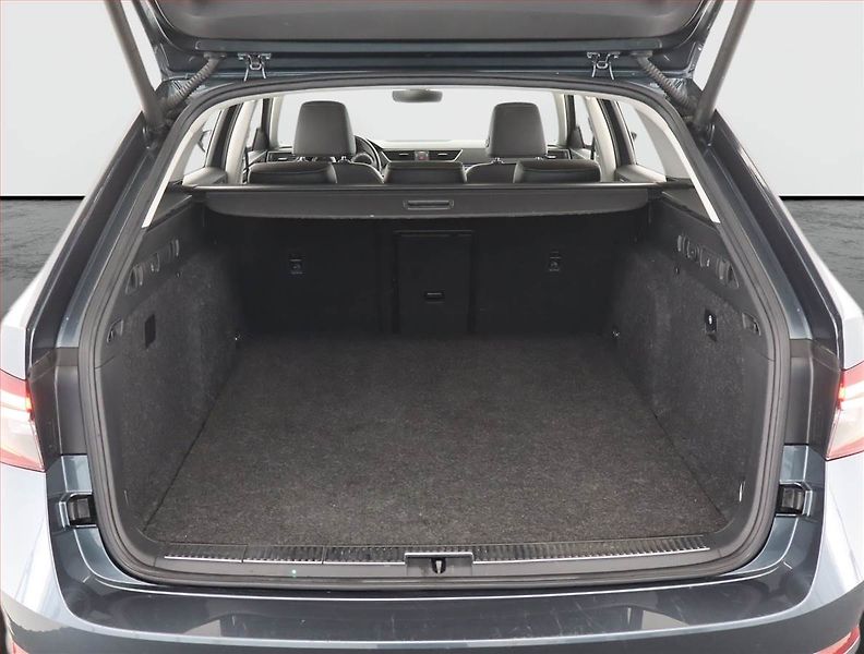 Škoda Superb (2020) Style iV 1.4 TSI PHEV - fotka 14 z 25