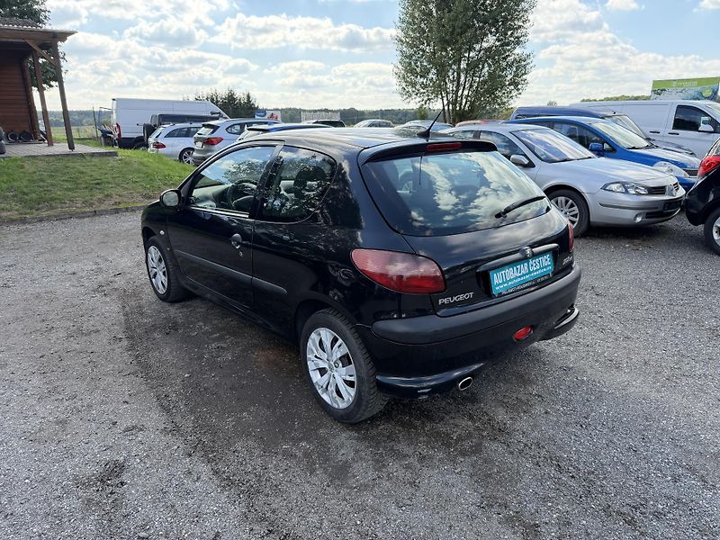 Peugeot 206 2.0 HDI XS - fotka 8 z 17