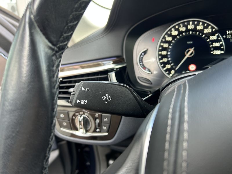 BMW Řada 5 5540i xDrive Luxury Line - fotka 25 z 37