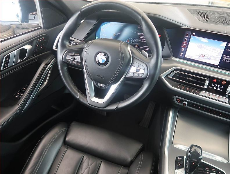 BMW X6 (2021) xDrive30d, ACC, Výhřev, Kamera - fotka 7 z 20